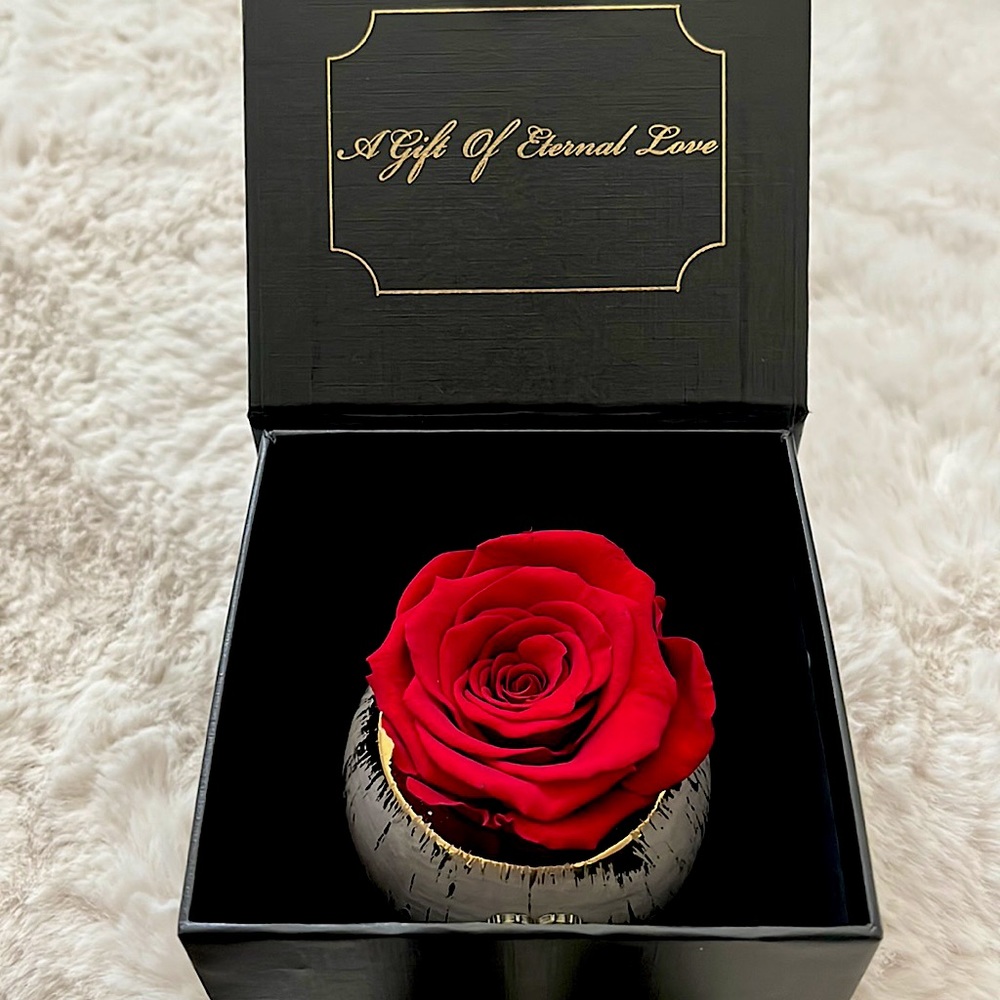 Eternal Roses Gift Box